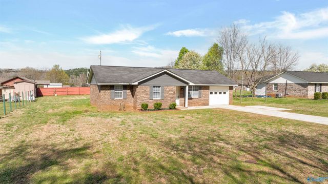 5316 Martin Avenue NE, Fort Payne, AL 35967