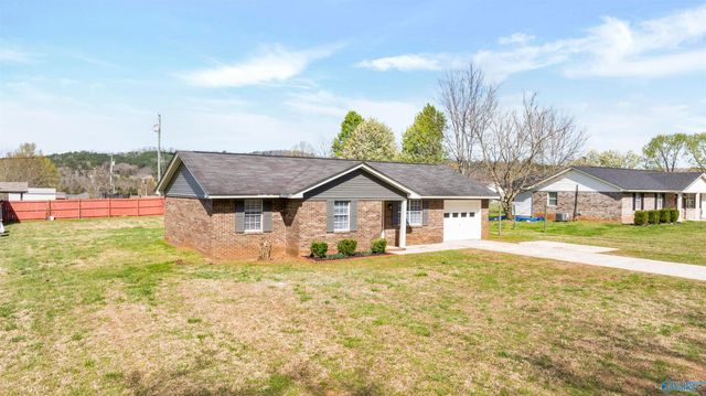5316 Martin Avenue NE, Fort Payne, AL 35967