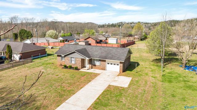 5316 Martin Avenue NE, Fort Payne, AL 35967
