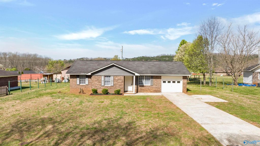 5316 Martin Avenue NE, Fort Payne, AL 35967