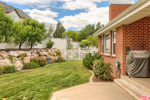 5708 S 950 E, South Ogden, UT 84405