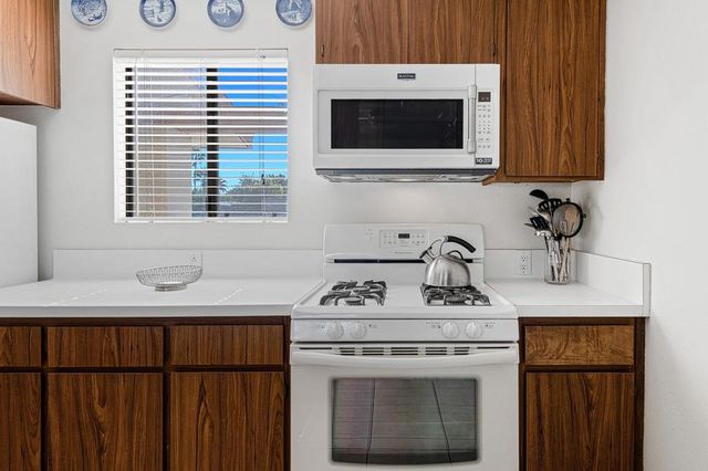 1370 E Gem Circle, Palm Springs, CA 92264