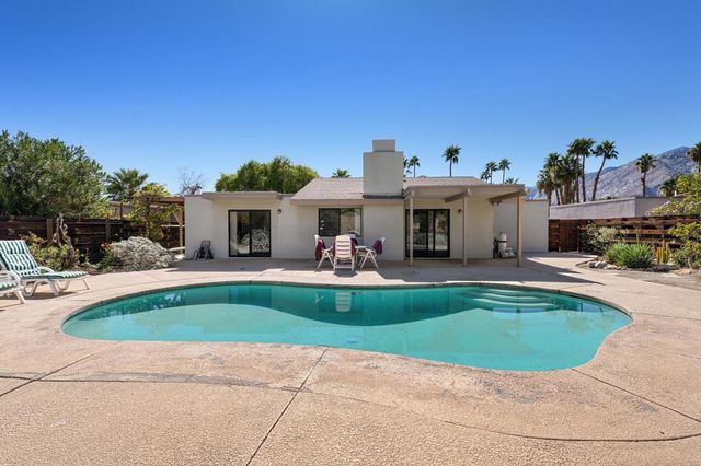 1370 E Gem Circle, Palm Springs, CA 92264