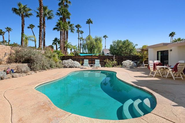1370 E Gem Circle, Palm Springs, CA 92264