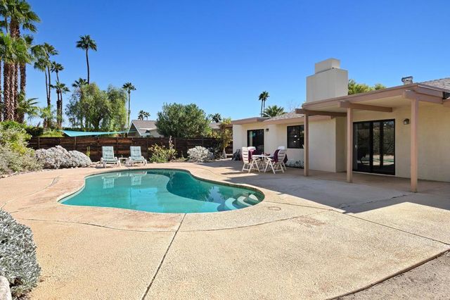 1370 E Gem Circle, Palm Springs, CA 92264