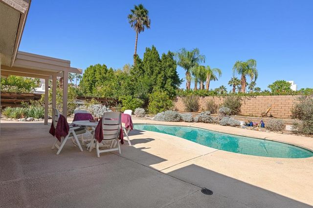 1370 E Gem Circle, Palm Springs, CA 92264