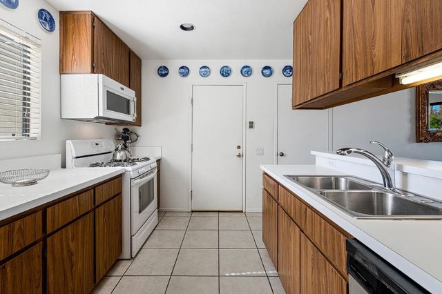 1370 E Gem Circle, Palm Springs, CA 92264