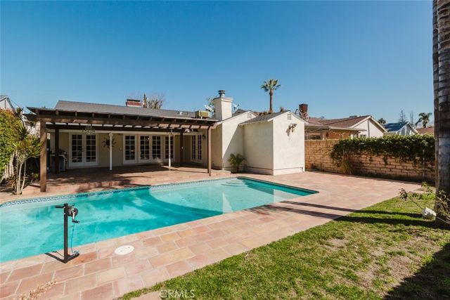 12832 Kling Street, Studio City, CA 91604
