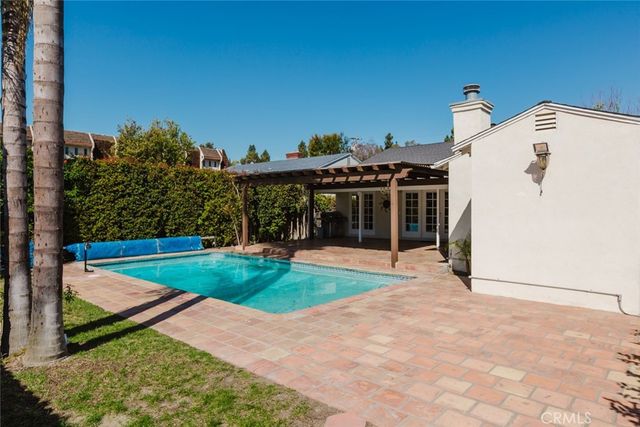 12832 Kling Street, Studio City, CA 91604