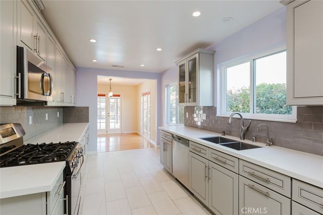 12832 Kling Street, Studio City, CA 91604