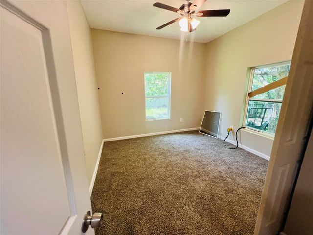 562 SW 1ST, Paris, TX 75460