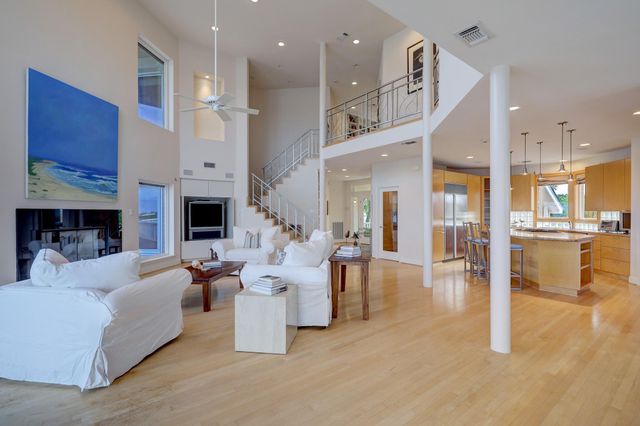 13243 Binnacle Way, Galveston, TX 77554