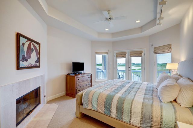 13243 Binnacle Way, Galveston, TX 77554