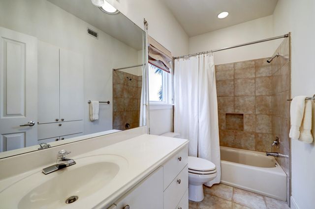 13243 Binnacle Way, Galveston, TX 77554