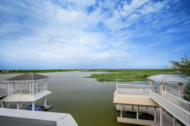 13243 Binnacle Way, Galveston, TX 77554