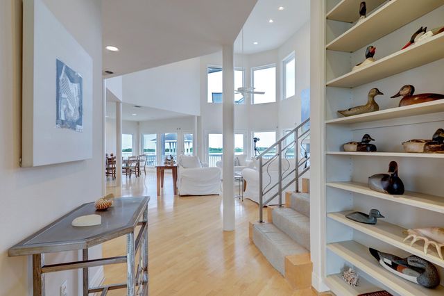 13243 Binnacle Way, Galveston, TX 77554