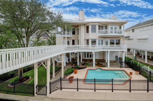 13243 Binnacle Way, Galveston, TX 77554