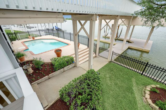 13243 Binnacle Way, Galveston, TX 77554