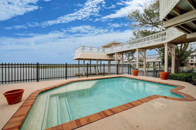 13243 Binnacle Way, Galveston, TX 77554