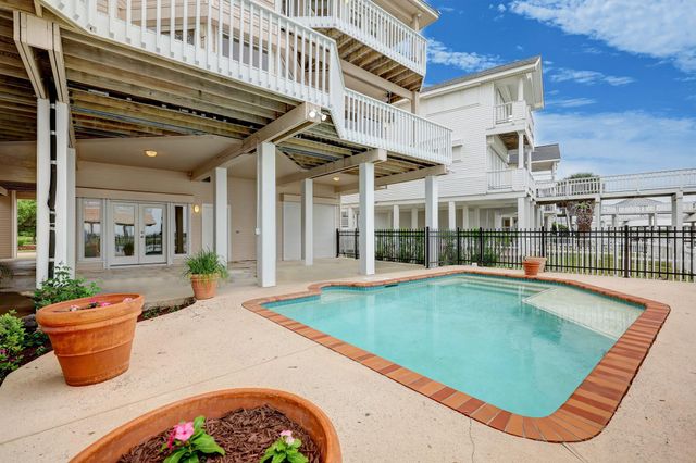 13243 Binnacle Way, Galveston, TX 77554