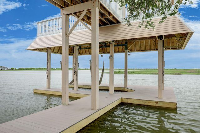 13243 Binnacle Way, Galveston, TX 77554