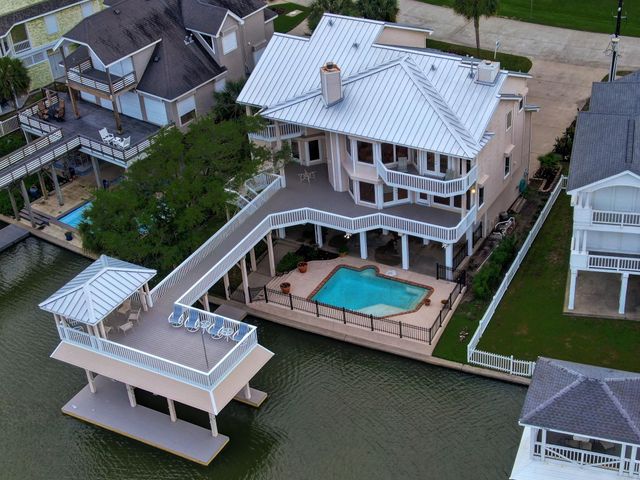 13243 Binnacle Way, Galveston, TX 77554