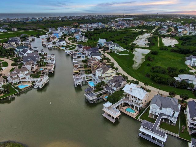 13243 Binnacle Way, Galveston, TX 77554