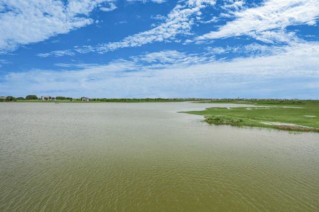 13243 Binnacle Way, Galveston, TX 77554