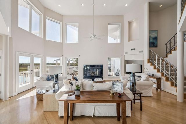 13243 Binnacle Way, Galveston, TX 77554