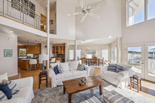 13243 Binnacle Way, Galveston, TX 77554