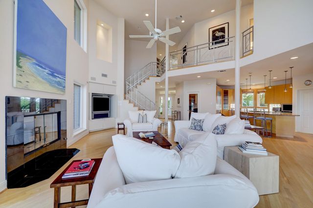 13243 Binnacle Way, Galveston, TX 77554