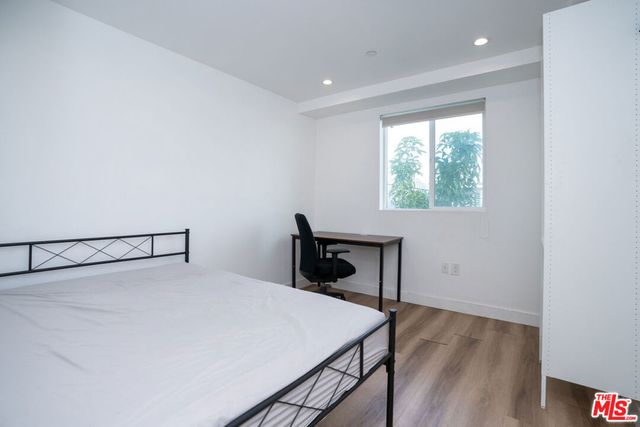 3025 Walton Avenue, Los Angeles, CA 90007