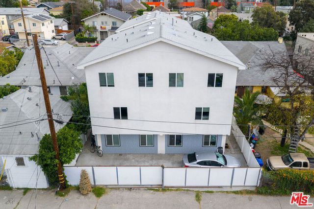 3025 Walton Avenue, Los Angeles, CA 90007