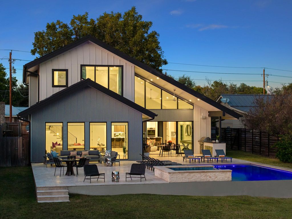 1836 Bluebonnet LN, Kingsland, TX 78639