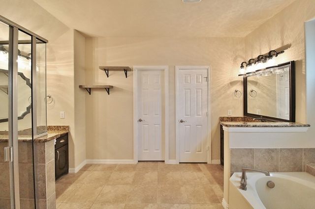 110 White Oak Lane, Red Oak, TX 75154