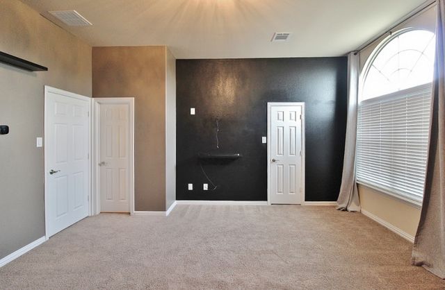 110 White Oak Lane, Red Oak, TX 75154