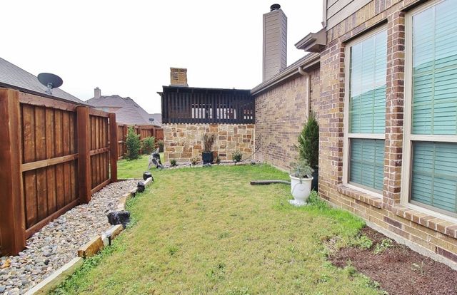 110 White Oak Lane, Red Oak, TX 75154
