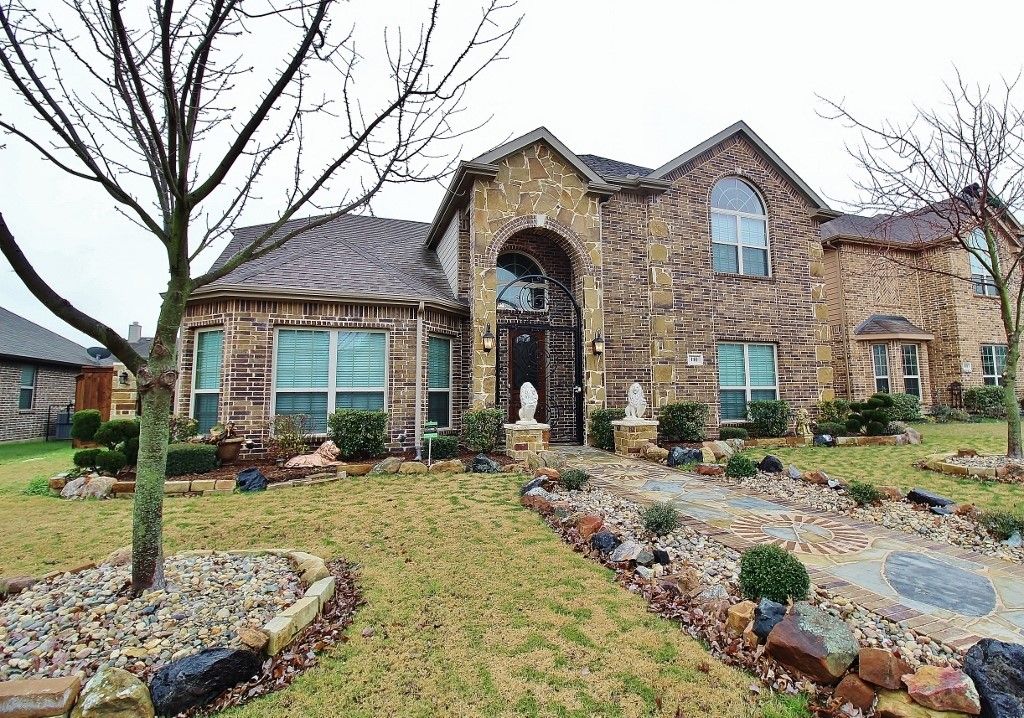 110 White Oak Lane, Red Oak, TX 75154