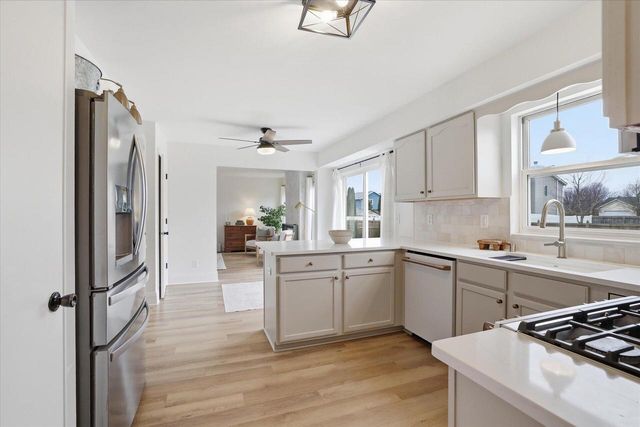 116 N Weiss WAY, Saukville, WI 53080