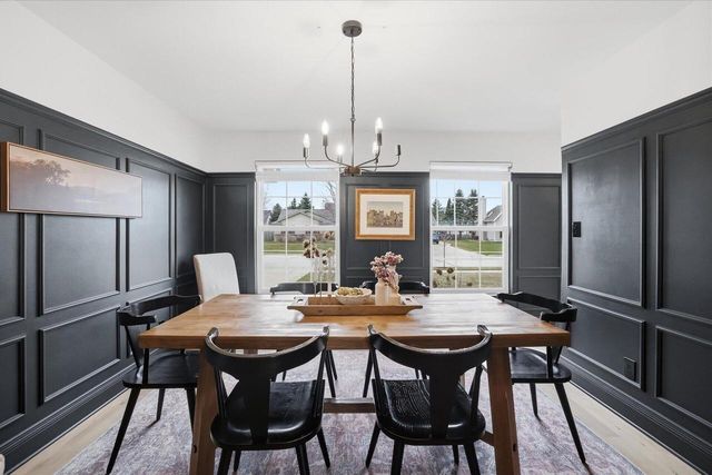 116 N Weiss WAY, Saukville, WI 53080