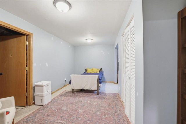 116 N Weiss WAY, Saukville, WI 53080