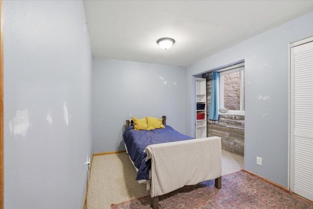 116 N Weiss WAY, Saukville, WI 53080