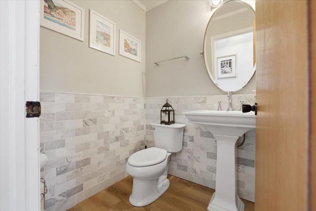 116 N Weiss WAY, Saukville, WI 53080