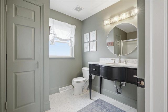 116 N Weiss WAY, Saukville, WI 53080