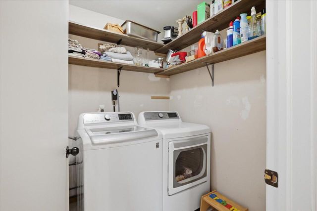 116 N Weiss WAY, Saukville, WI 53080