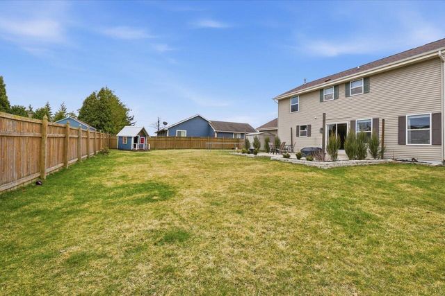 116 N Weiss WAY, Saukville, WI 53080