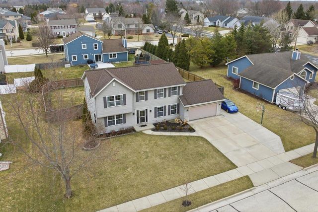 116 N Weiss WAY, Saukville, WI 53080