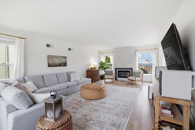 116 N Weiss WAY, Saukville, WI 53080