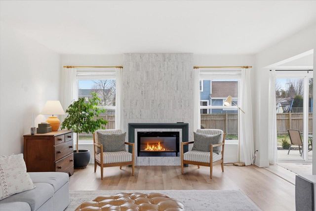 116 N Weiss WAY, Saukville, WI 53080