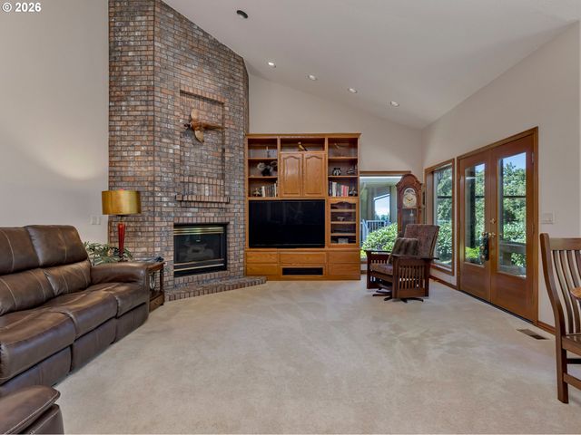 1631 Nw LACAMAS Dr, Camas, WA 98607